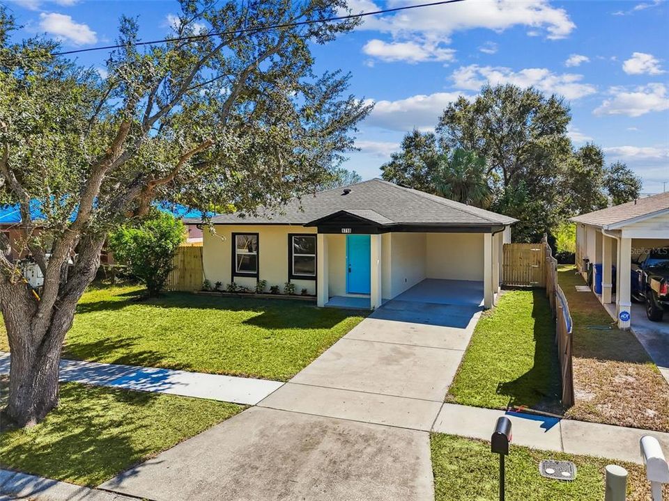 Active With Contract: $320,000 (3 beds, 2 baths, 1220 Square Feet)