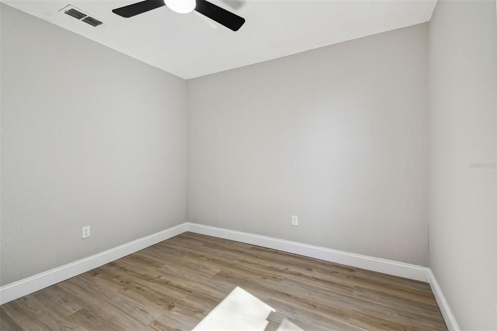 Active With Contract: $320,000 (3 beds, 2 baths, 1220 Square Feet)