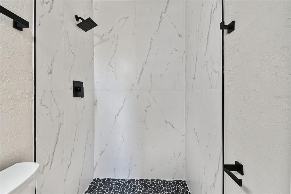 Active With Contract: $320,000 (3 beds, 2 baths, 1220 Square Feet)