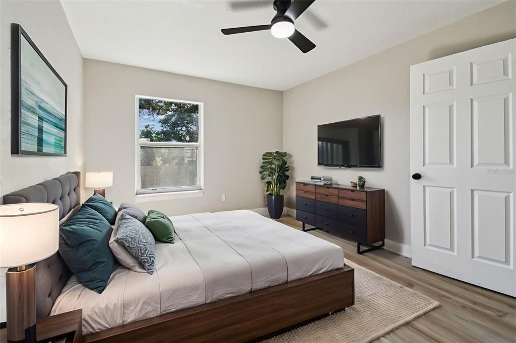 Active With Contract: $320,000 (3 beds, 2 baths, 1220 Square Feet)