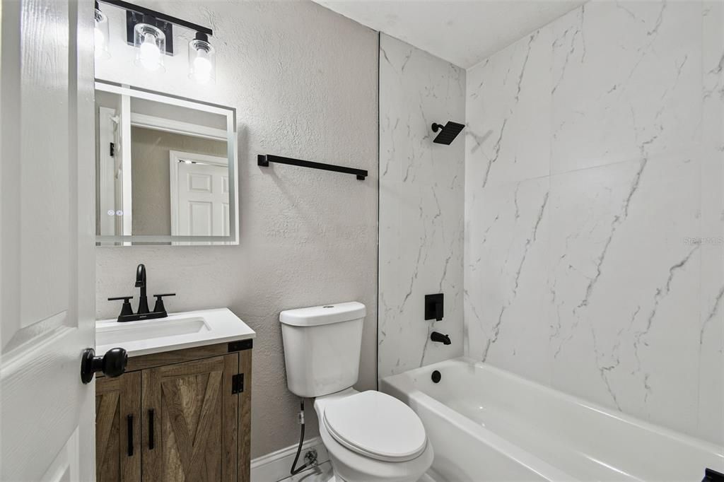 Active With Contract: $320,000 (3 beds, 2 baths, 1220 Square Feet)