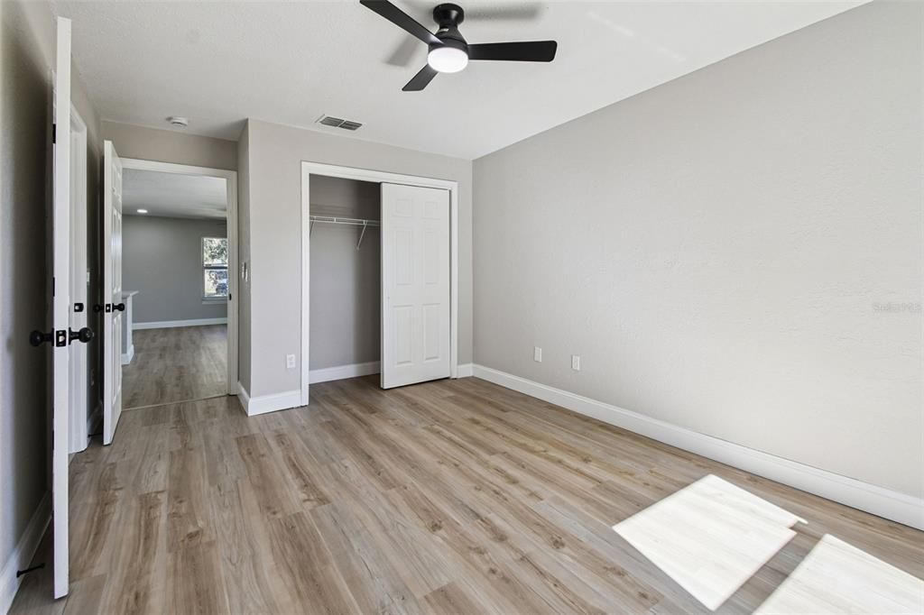 Active With Contract: $320,000 (3 beds, 2 baths, 1220 Square Feet)