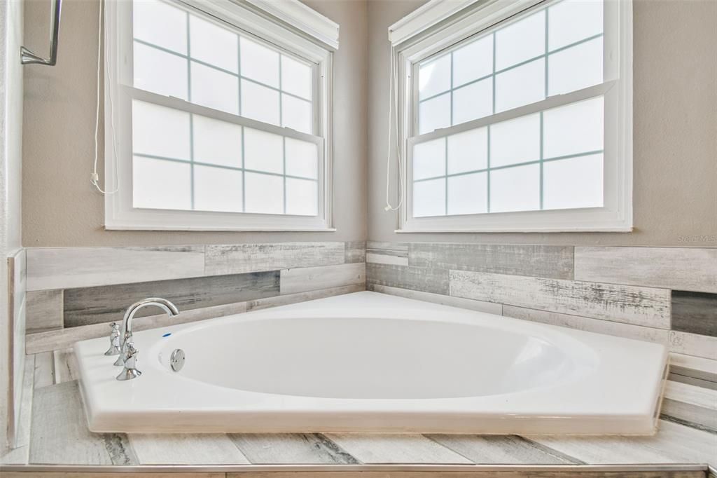 待售: $845,000 (4 贝兹, 3 浴室, 3513 平方英尺)