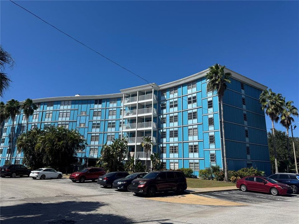 For Rent: $1,795 (2 beds, 1 baths, 887 Square Feet)