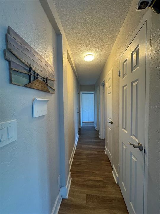 For Rent: $1,795 (2 beds, 1 baths, 887 Square Feet)