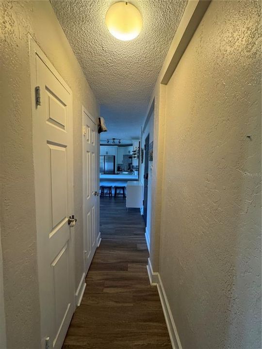 For Rent: $1,795 (2 beds, 1 baths, 887 Square Feet)