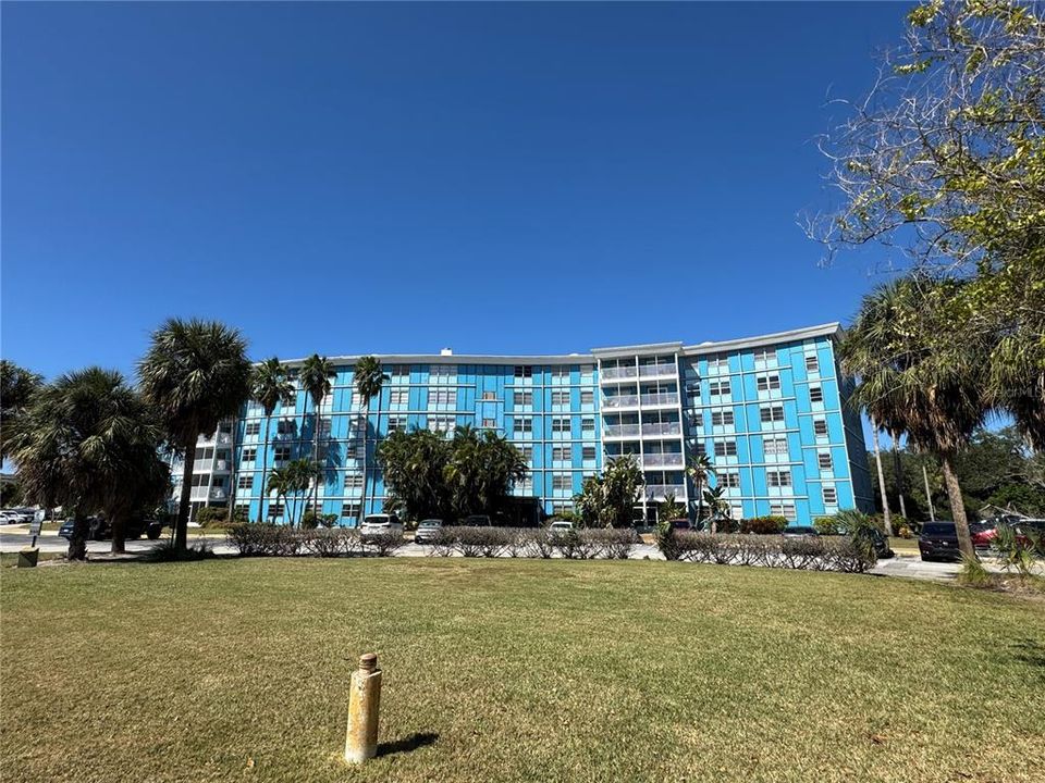 For Rent: $1,795 (2 beds, 1 baths, 887 Square Feet)