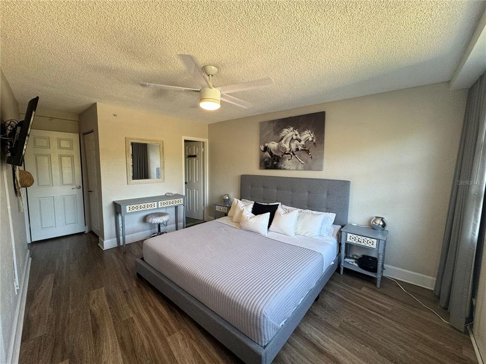 For Rent: $1,795 (2 beds, 1 baths, 887 Square Feet)