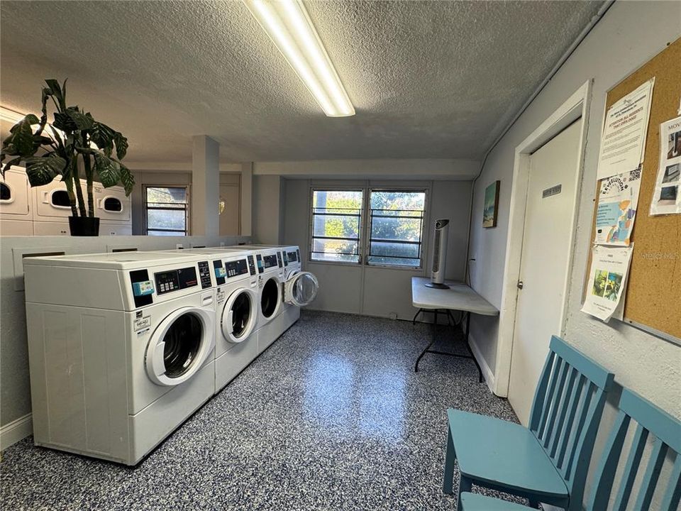 For Rent: $1,795 (2 beds, 1 baths, 887 Square Feet)