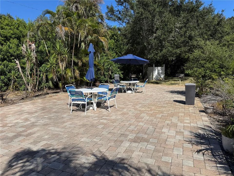 For Rent: $1,795 (2 beds, 1 baths, 887 Square Feet)