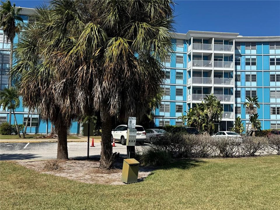 For Rent: $1,795 (2 beds, 1 baths, 887 Square Feet)