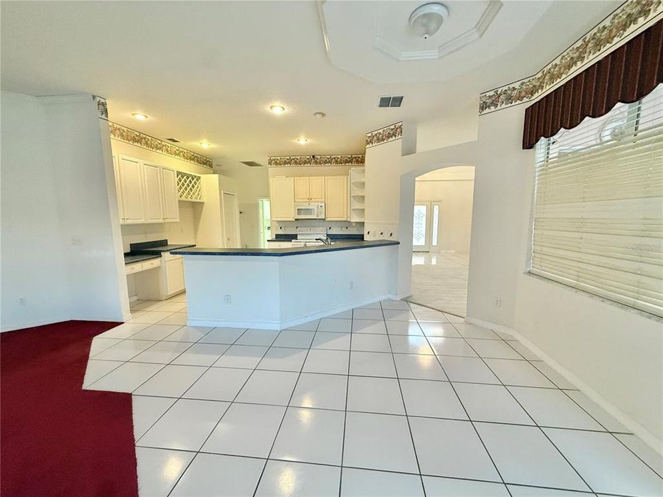 For Sale: $529,900 (4 beds, 3 baths, 2594 Square Feet)