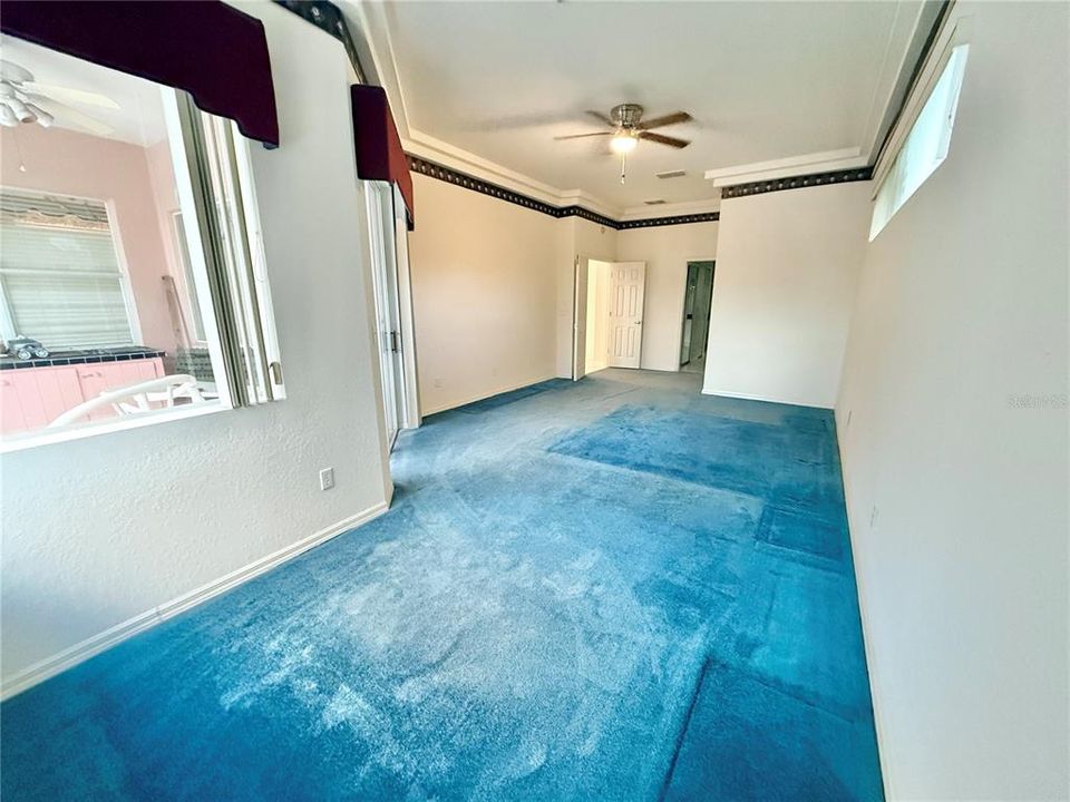 For Sale: $529,900 (4 beds, 3 baths, 2594 Square Feet)