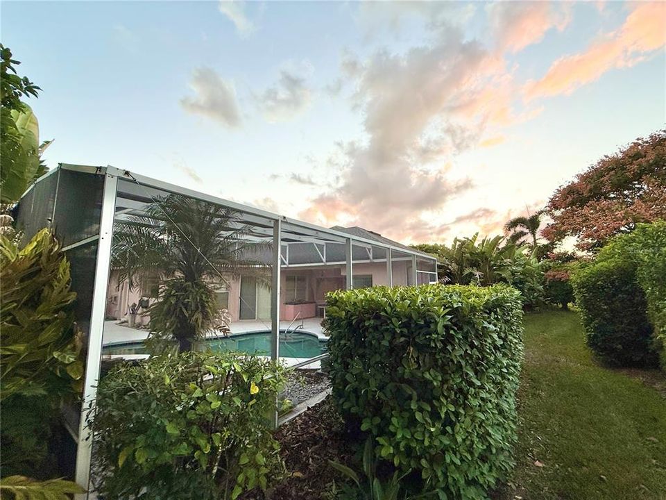 For Sale: $529,900 (4 beds, 3 baths, 2594 Square Feet)