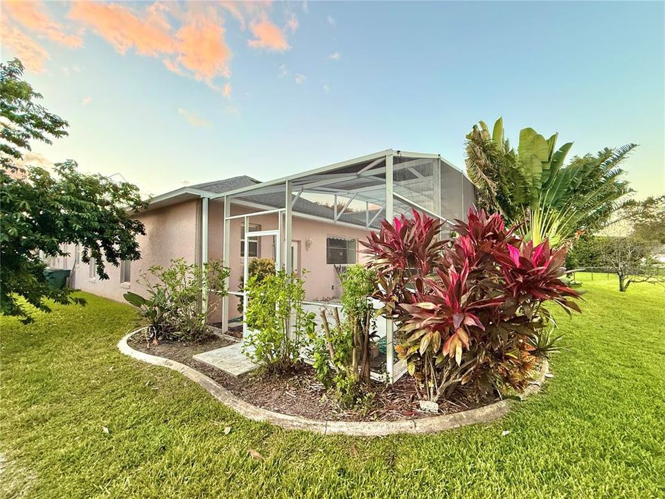 For Sale: $529,900 (4 beds, 3 baths, 2594 Square Feet)