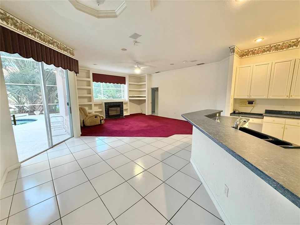 For Sale: $529,900 (4 beds, 3 baths, 2594 Square Feet)