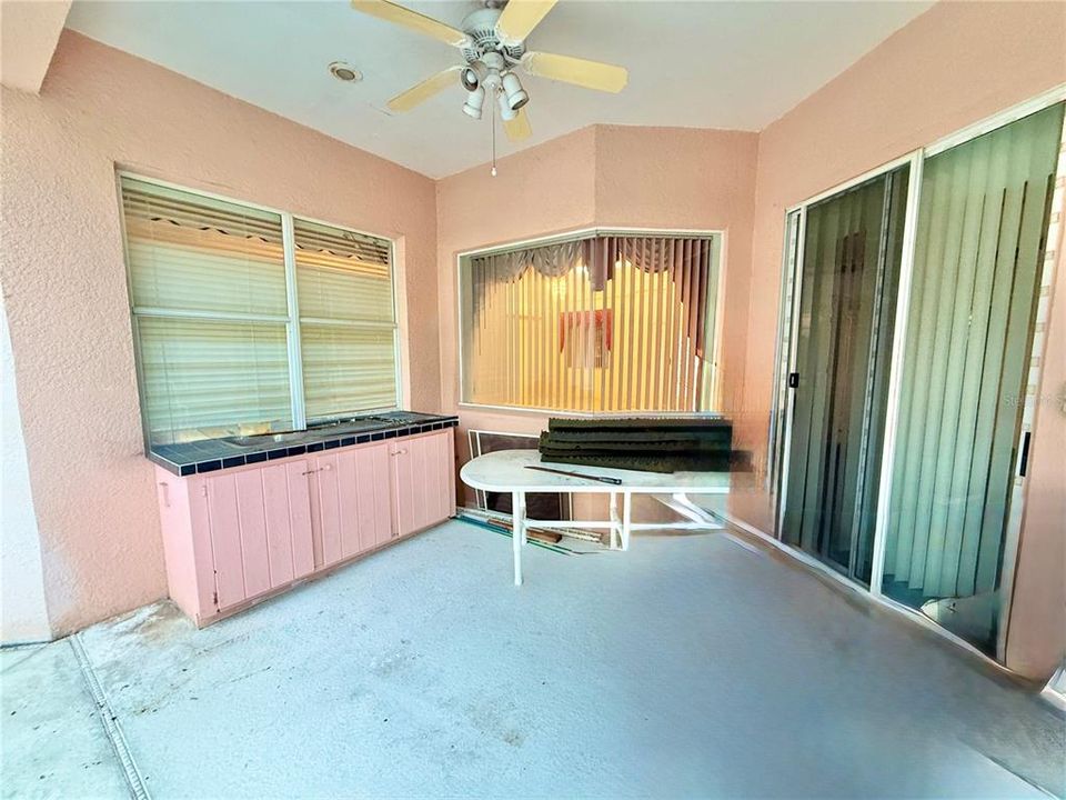 For Sale: $529,900 (4 beds, 3 baths, 2594 Square Feet)