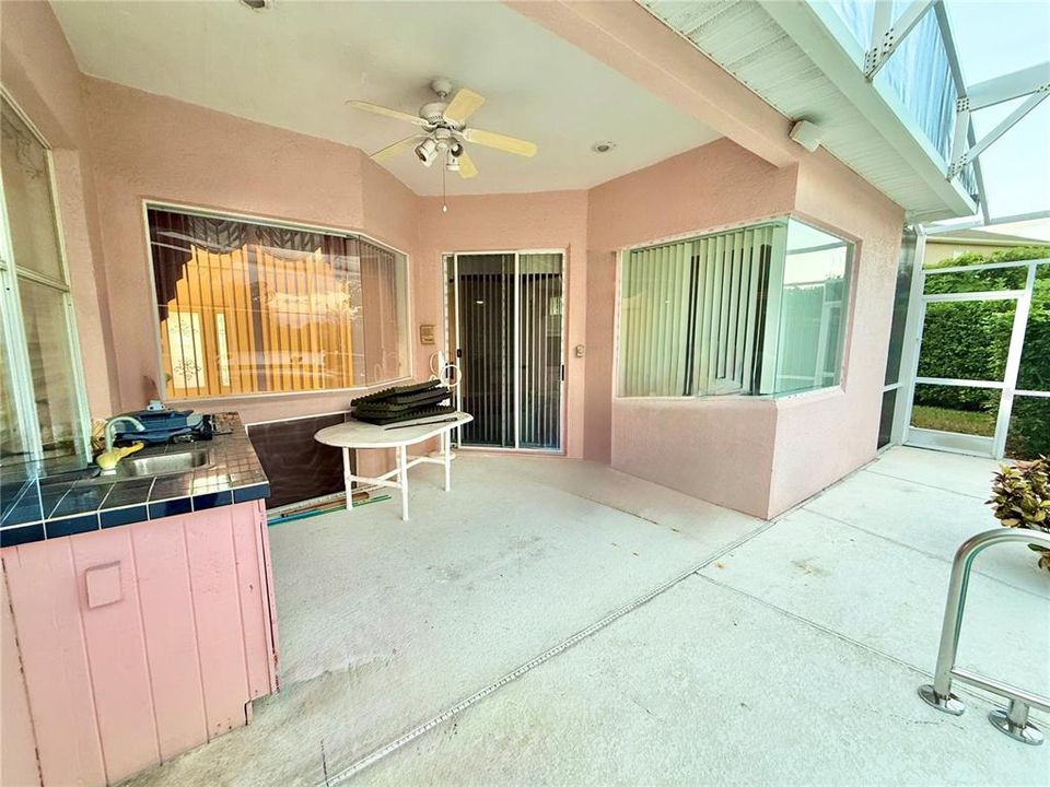 For Sale: $529,900 (4 beds, 3 baths, 2594 Square Feet)