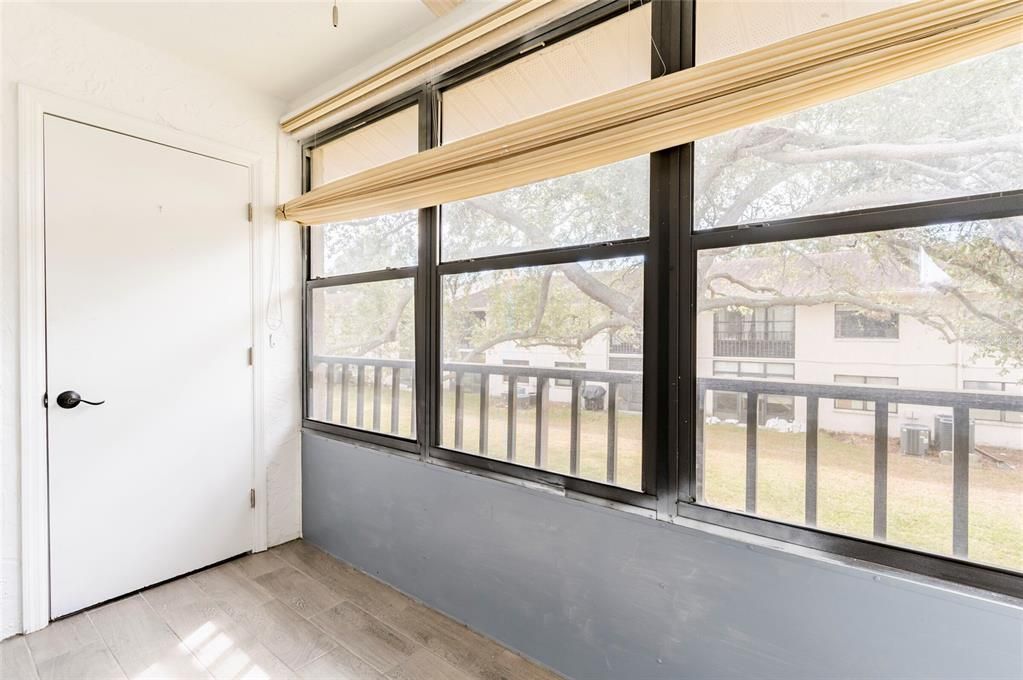 待售: $214,900 (2 贝兹, 2 浴室, 935 平方英尺)