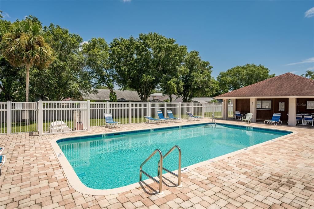 待售: $214,900 (2 贝兹, 2 浴室, 935 平方英尺)