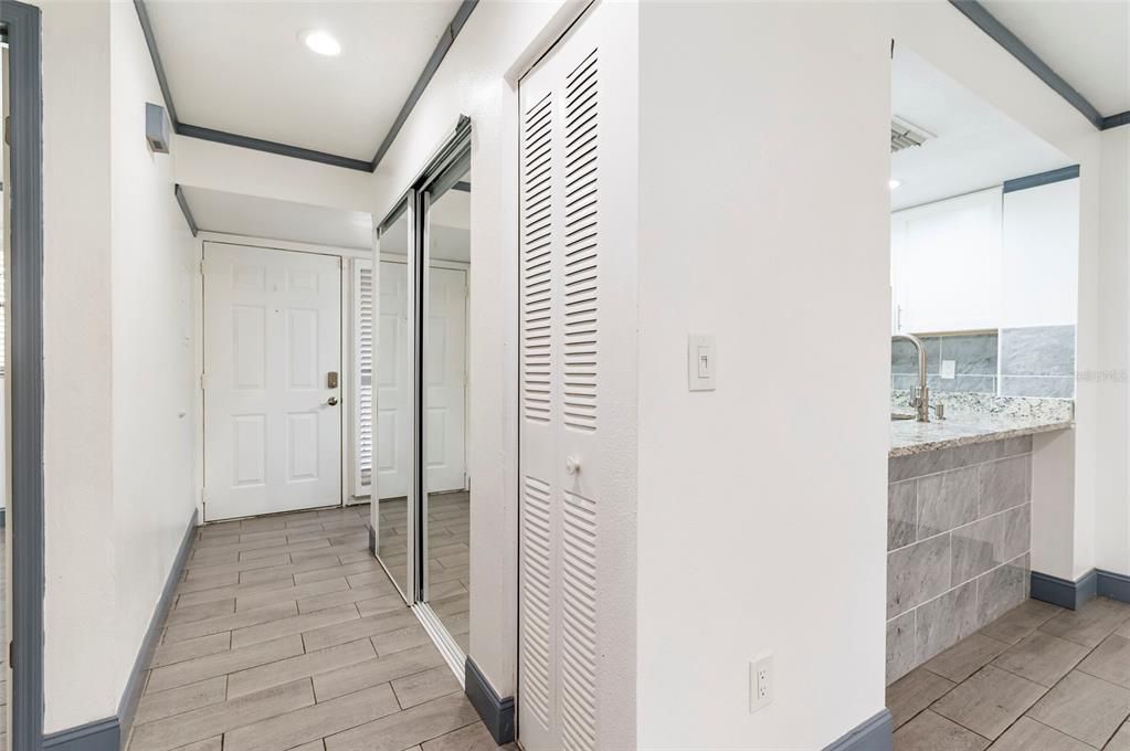 待售: $214,900 (2 贝兹, 2 浴室, 935 平方英尺)