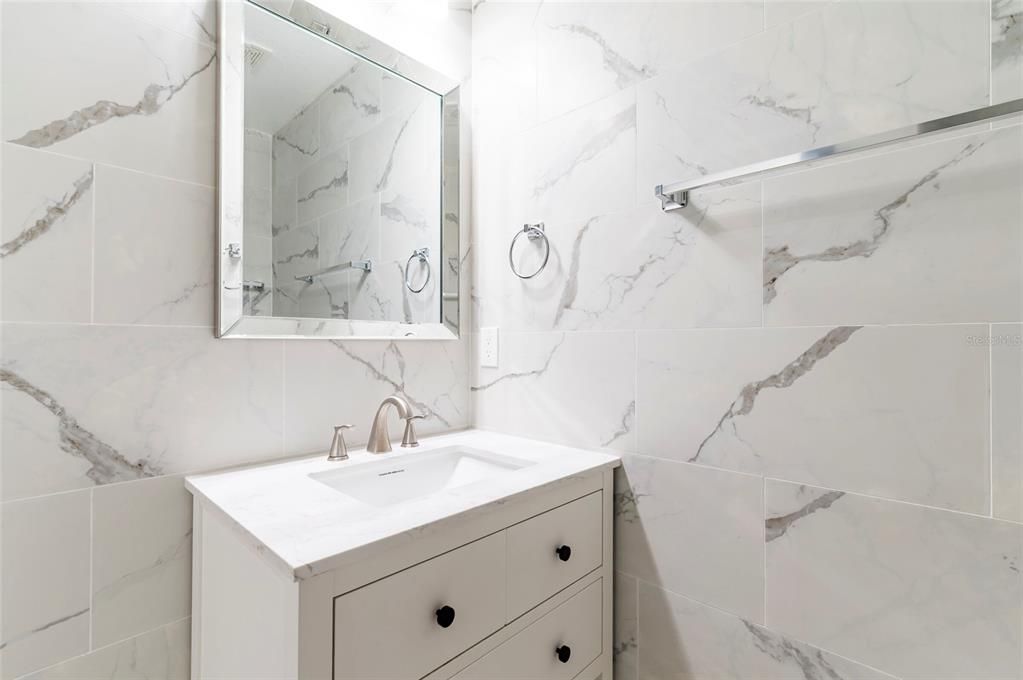 待售: $214,900 (2 贝兹, 2 浴室, 935 平方英尺)