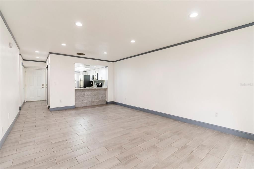 待售: $214,900 (2 贝兹, 2 浴室, 935 平方英尺)