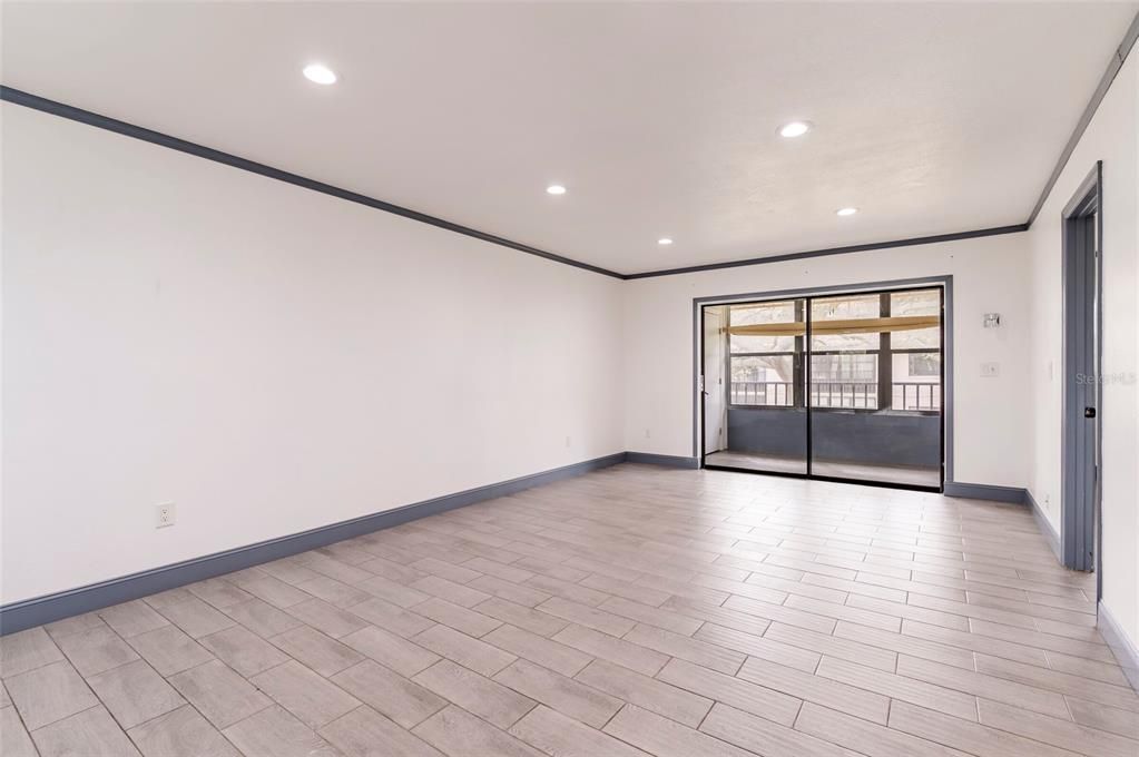 待售: $214,900 (2 贝兹, 2 浴室, 935 平方英尺)