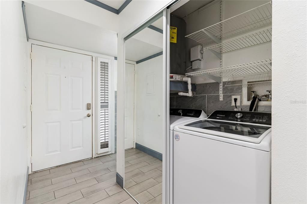 待售: $214,900 (2 贝兹, 2 浴室, 935 平方英尺)