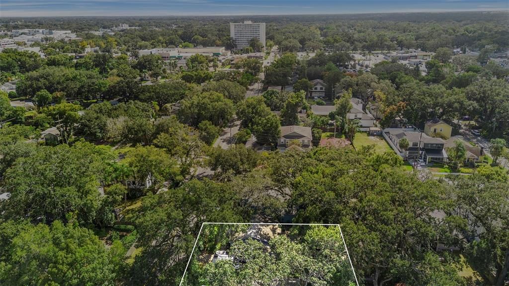 Active With Contract: $345,000 (2 beds, 1 baths, 896 Square Feet)