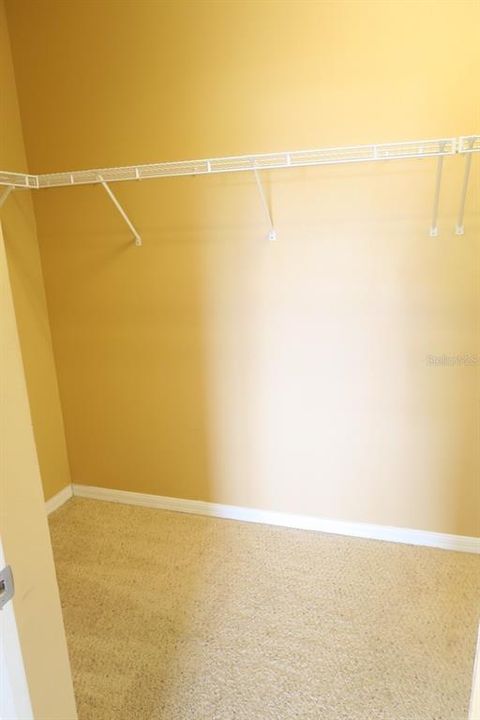 For Rent: $1,950 (4 beds, 2 baths, 1956 Square Feet)