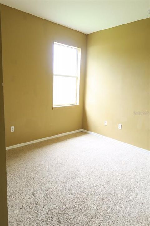 For Rent: $1,950 (4 beds, 2 baths, 1956 Square Feet)