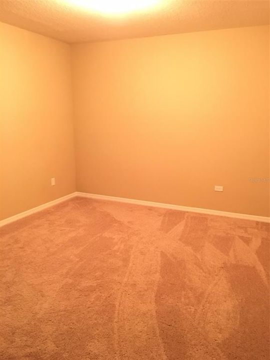 合同活跃: $2,950 (5 贝兹, 3 浴室, 2701 平方英尺)