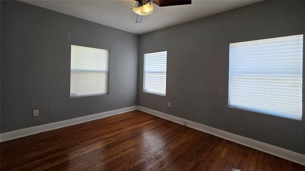 For Sale: $379,777 (3 beds, 2 baths, 1320 Square Feet)