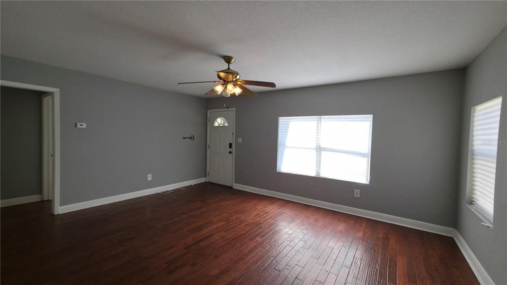 For Sale: $379,777 (3 beds, 2 baths, 1320 Square Feet)