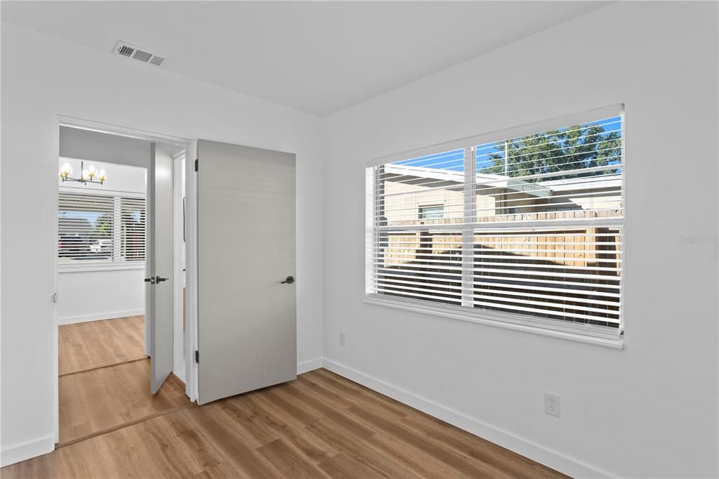 For Sale: $339,000 (3 beds, 1 baths, 1100 Square Feet)