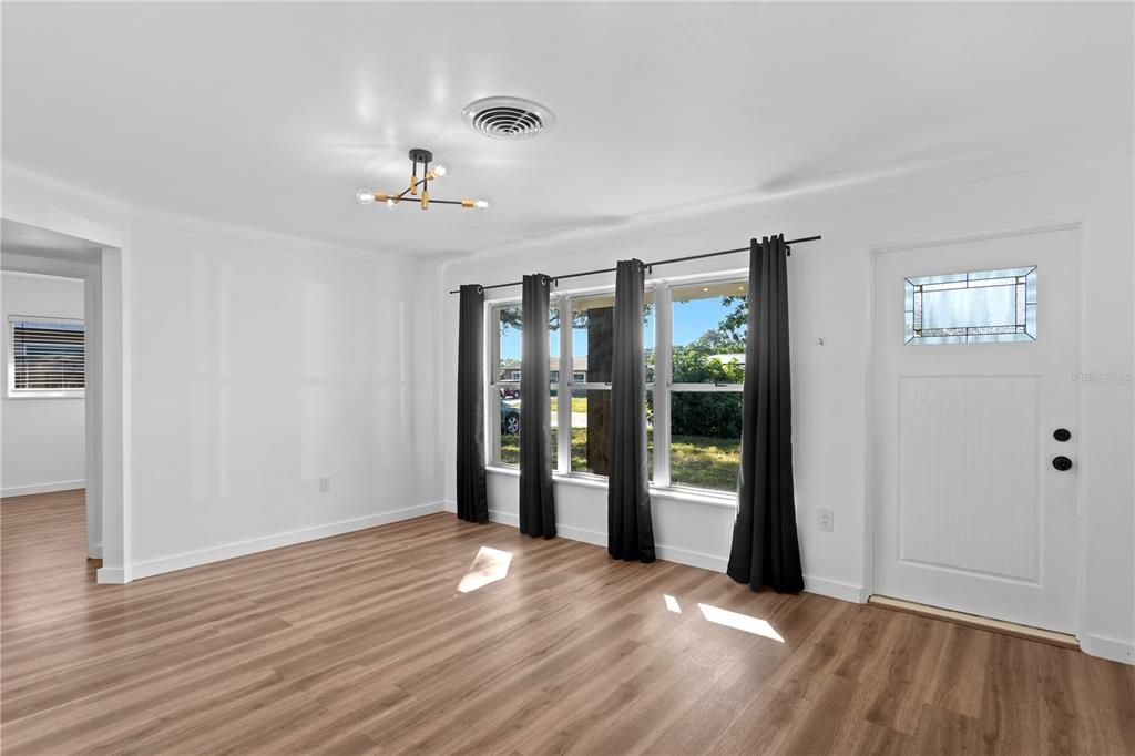 For Sale: $339,000 (3 beds, 1 baths, 1100 Square Feet)