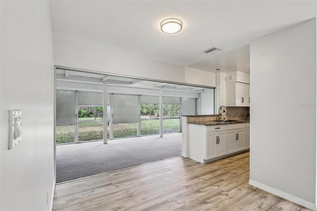 待售: $275,000 (2 贝兹, 2 浴室, 1309 平方英尺)