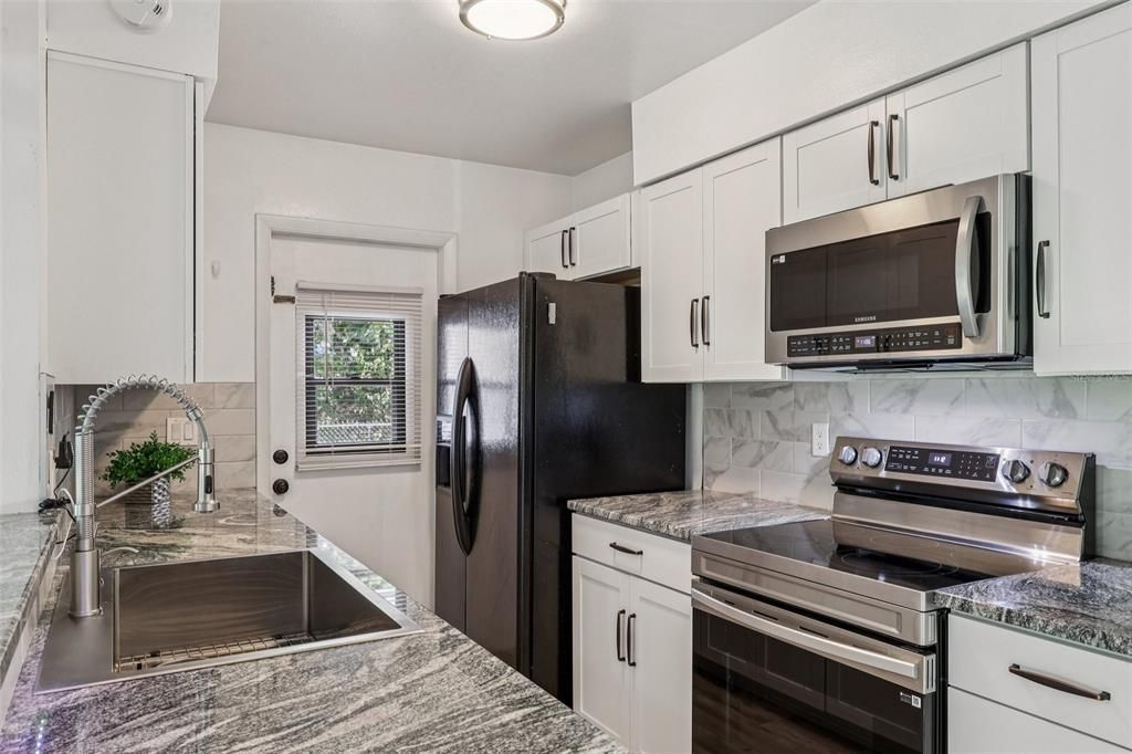 待售: $275,000 (2 贝兹, 2 浴室, 1309 平方英尺)