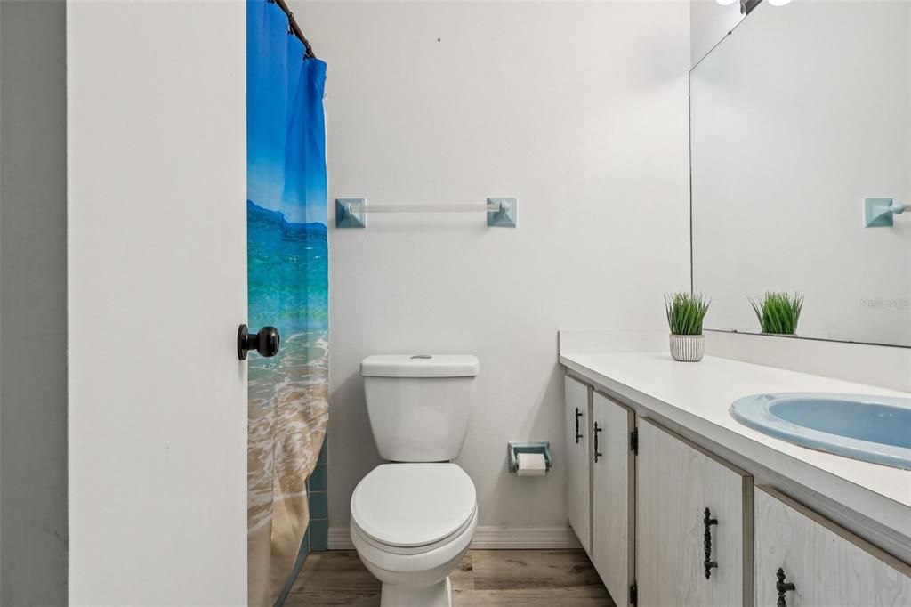 待售: $275,000 (2 贝兹, 2 浴室, 1309 平方英尺)