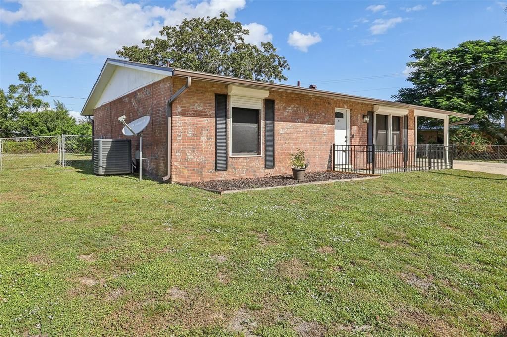 待售: $275,000 (2 贝兹, 2 浴室, 1309 平方英尺)