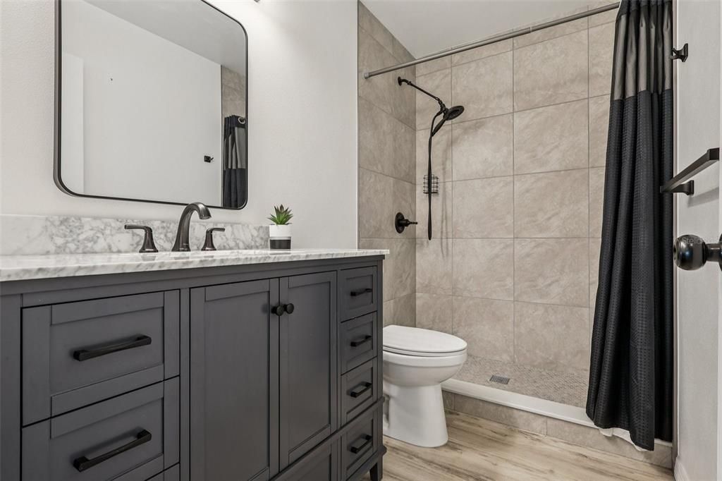 待售: $275,000 (2 贝兹, 2 浴室, 1309 平方英尺)