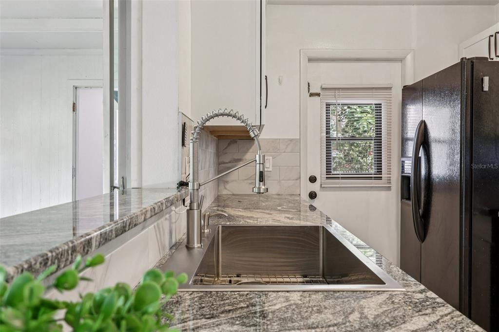 待售: $275,000 (2 贝兹, 2 浴室, 1309 平方英尺)