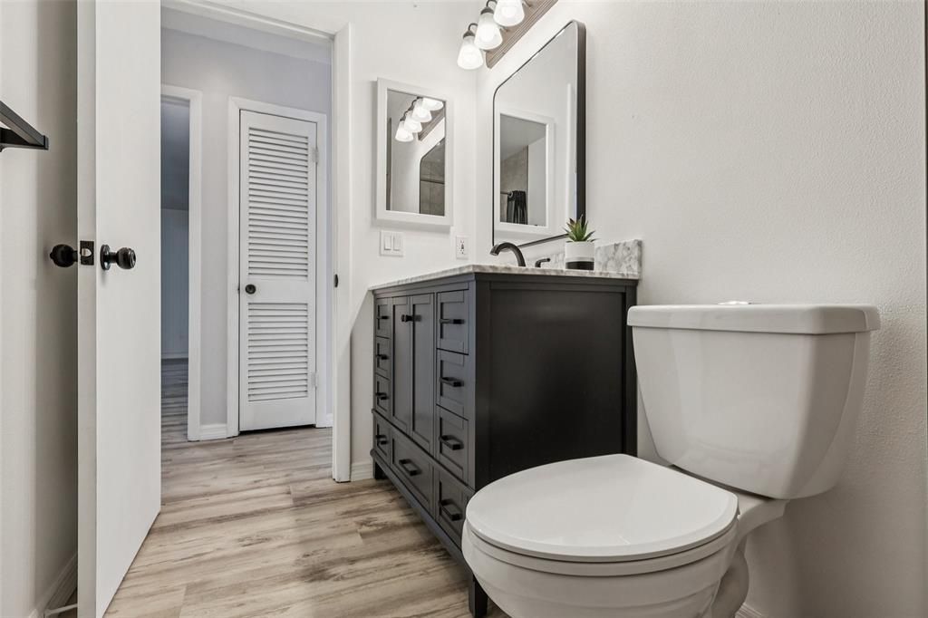 待售: $275,000 (2 贝兹, 2 浴室, 1309 平方英尺)