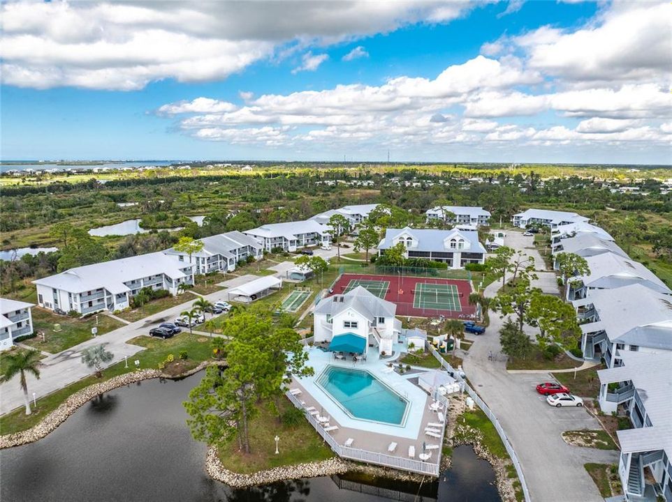 合同活跃: $115,000 (2 贝兹, 2 浴室, 1092 平方英尺)