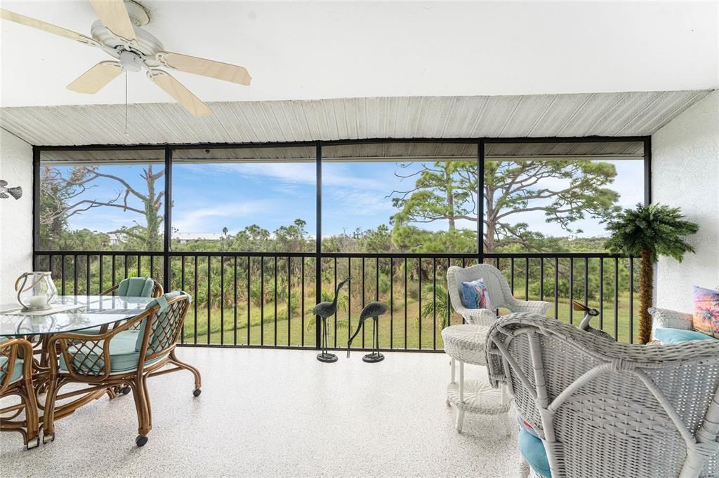 合同活跃: $115,000 (2 贝兹, 2 浴室, 1092 平方英尺)