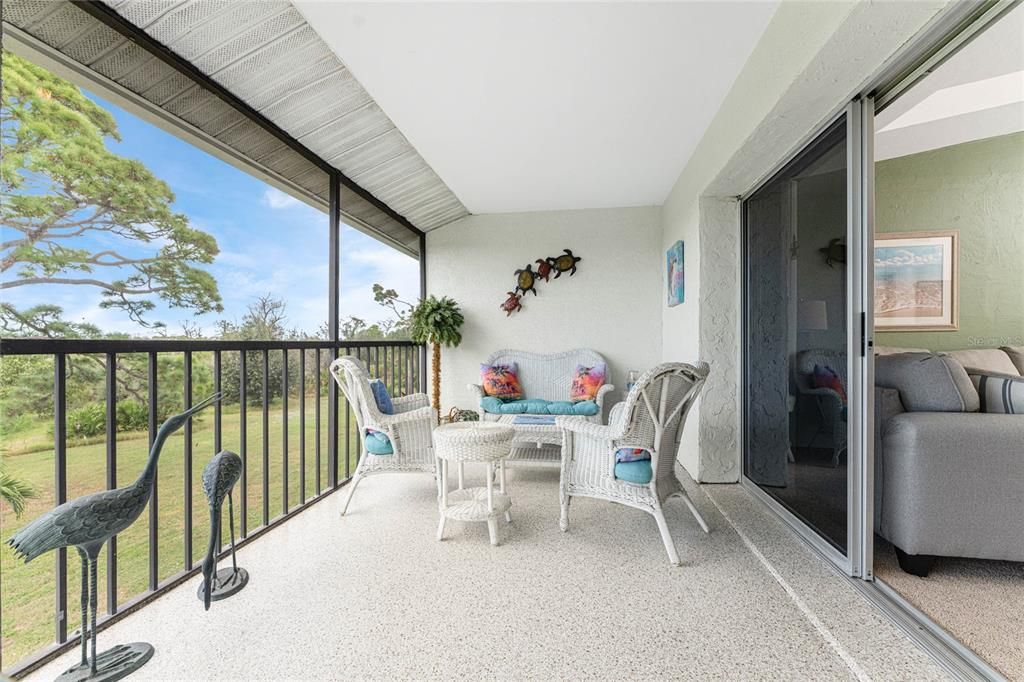 合同活跃: $115,000 (2 贝兹, 2 浴室, 1092 平方英尺)