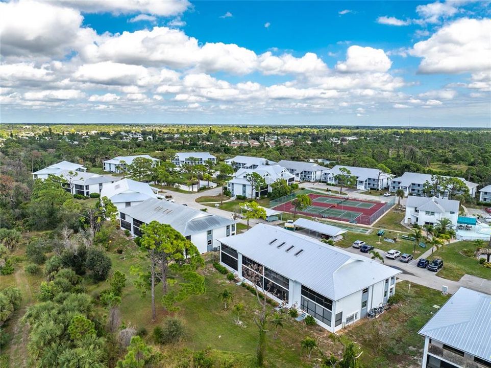 合同活跃: $115,000 (2 贝兹, 2 浴室, 1092 平方英尺)