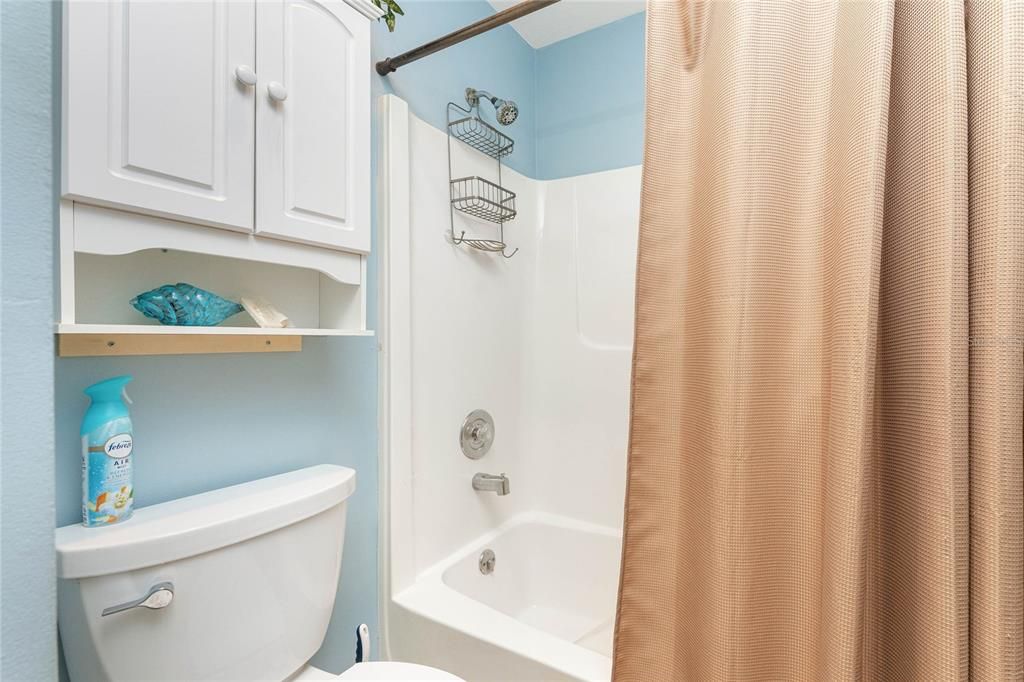 合同活跃: $115,000 (2 贝兹, 2 浴室, 1092 平方英尺)