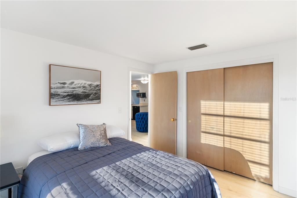 For Sale: $269,000 (2 beds, 2 baths, 1088 Square Feet)